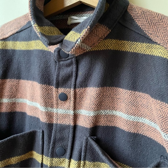 ZARA Boys STRIPED OVERSHIRT.
Size: 8-9 YEARS - Picture 4 of 6